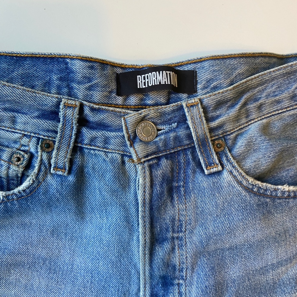 Reformation
Blue Restored Vintage Levi's Slim Relaxed Fit Jeans
Size: US 25-26 - Picture 4 of 7